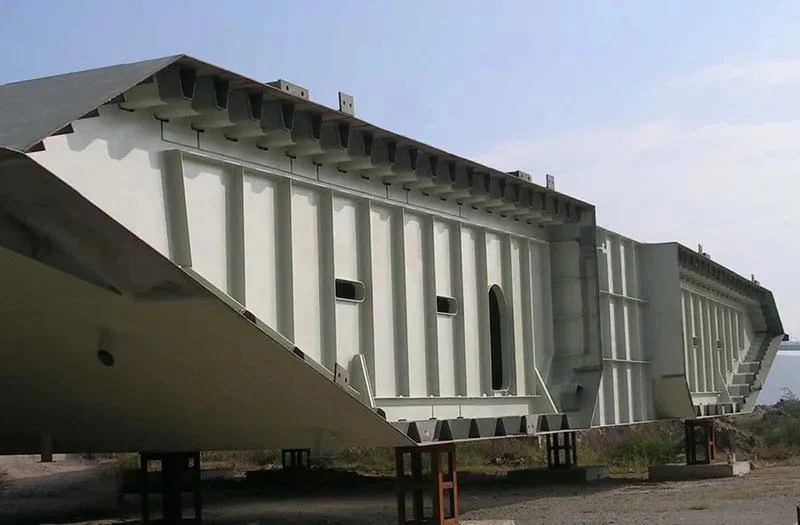 Steel box girder